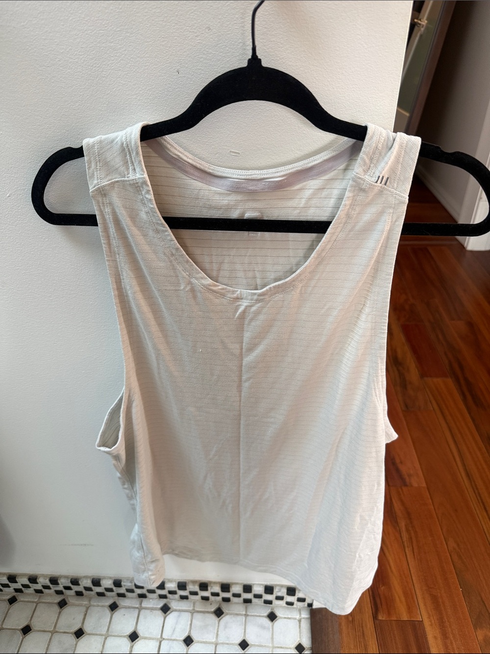 lululemon athletica Light Gray Men’s Sleeveless Tank Top
